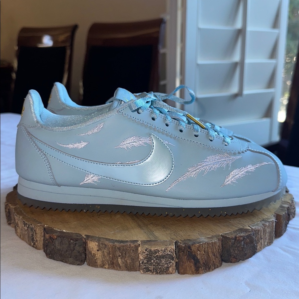 Nike *NWOB* Women's Classic Cortez Ocean Bliss Feather Sneakers - Picture 6 of 12